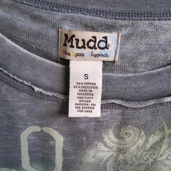 MUDD Soft Heather Gray Raw Edge Distressed Graphic Print Crop Light Sweater - Picture 5 of 14